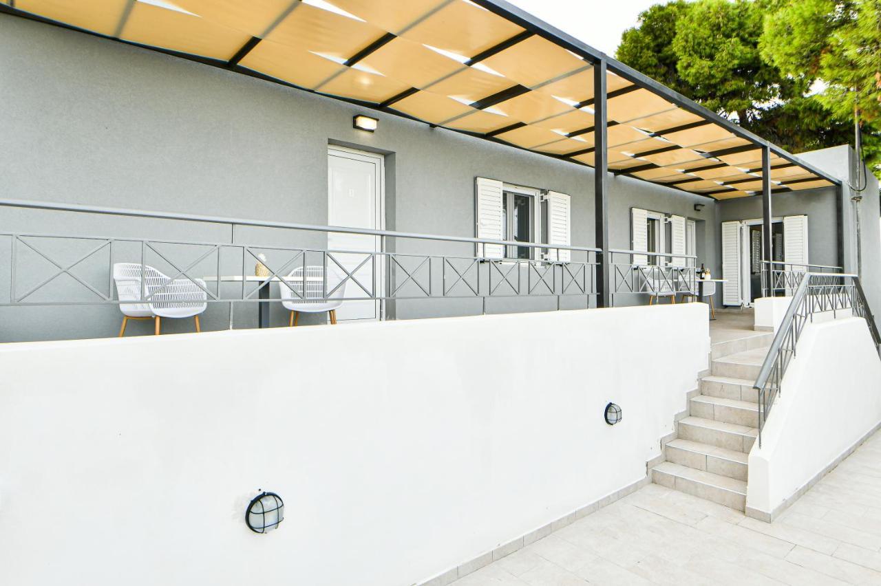 Koukounari Luxury Apartments Vathí Extérieur photo
