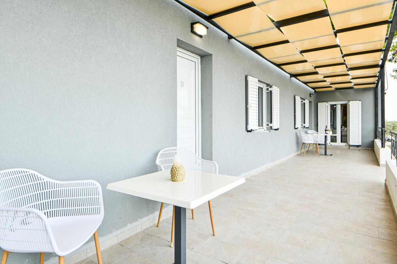 Koukounari Luxury Apartments Vathí Extérieur photo
