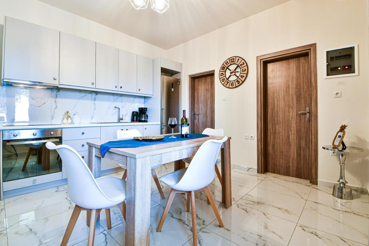 Koukounari Luxury Apartments Vathí Extérieur photo